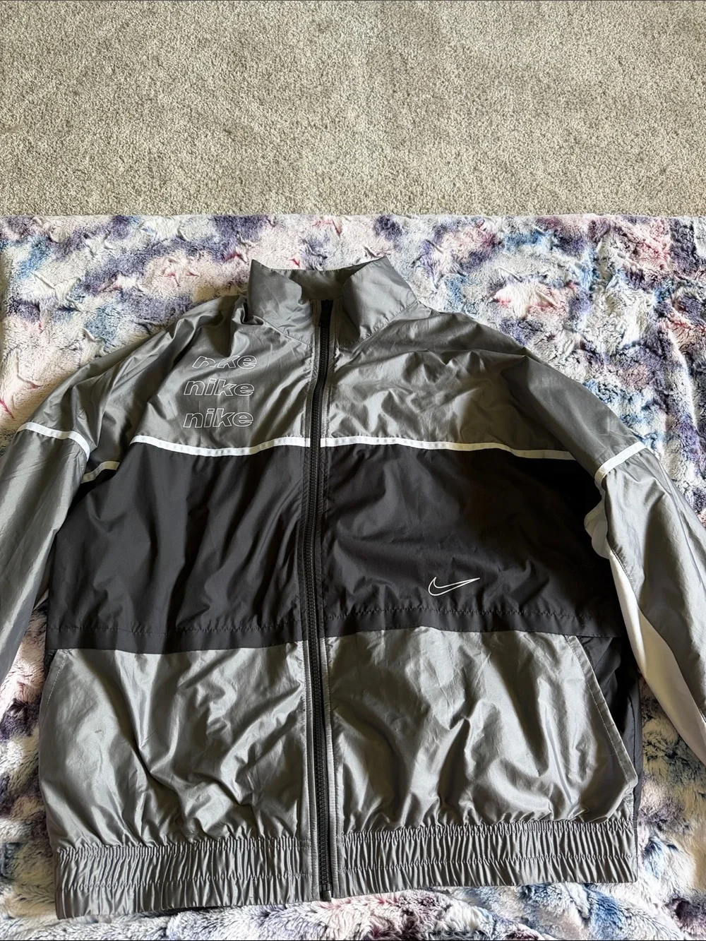 Nike Women’s Gray and Black Colorblock Windbreaker Jacket